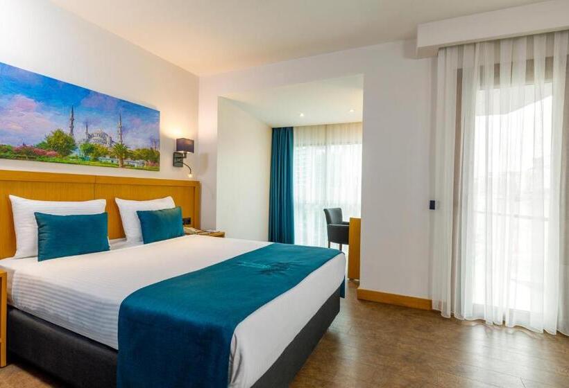 اتاق لوکس با بالکن, Urban Hotel Bomonti