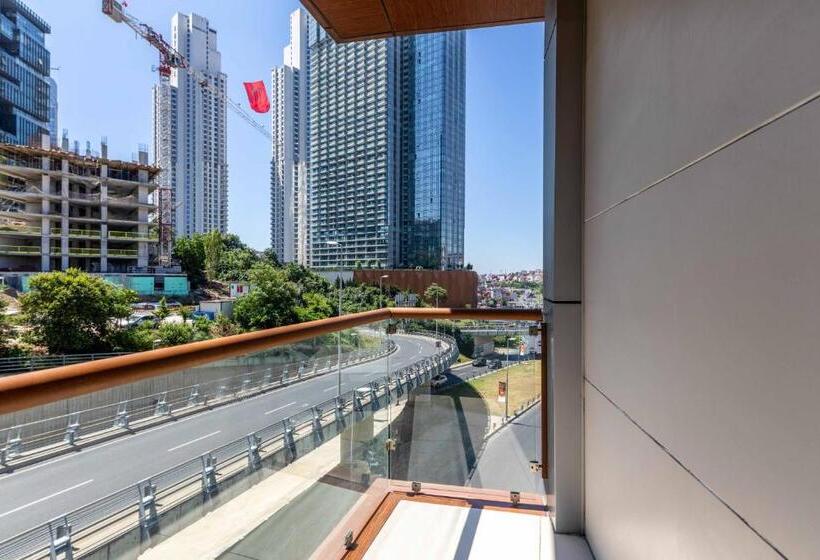 اتاق استاندارد سه تخته با بالکن, Urban Hotel Bomonti