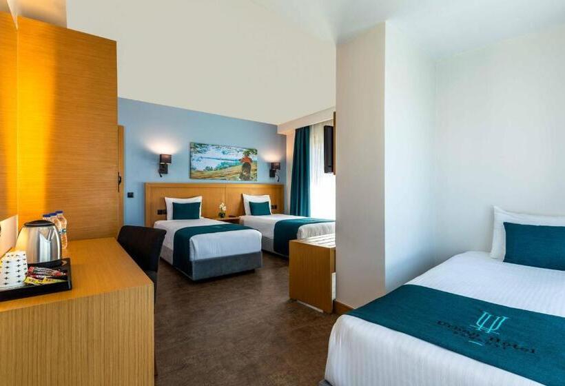 اتاق استاندارد سه تخته با بالکن, Urban Hotel Bomonti