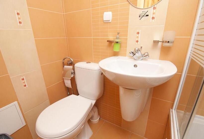 غرفة قياسية, Willa Mewa