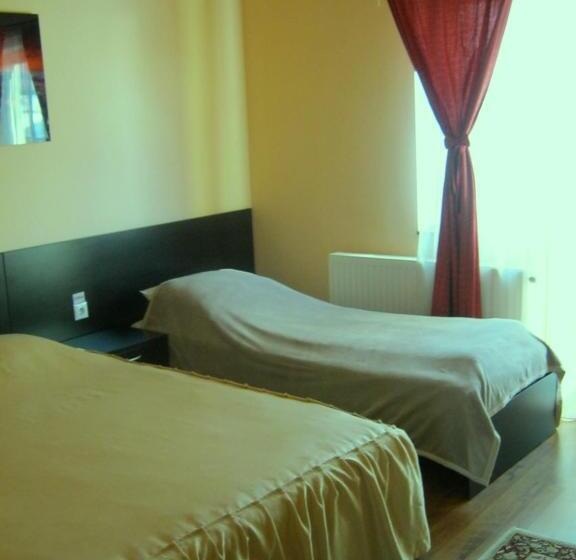 스탠다드 트리플 발코니 룸, Pension Bavaria