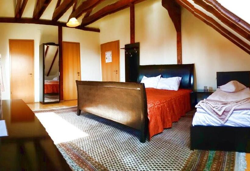 디럭스 트리플 룸, Pension Bavaria