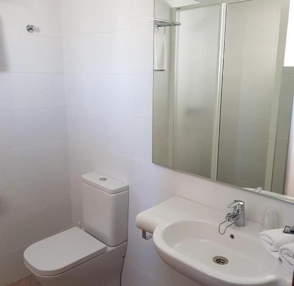 اتاق استاندارد سه نفره, Pensión La Orozca Benidorm