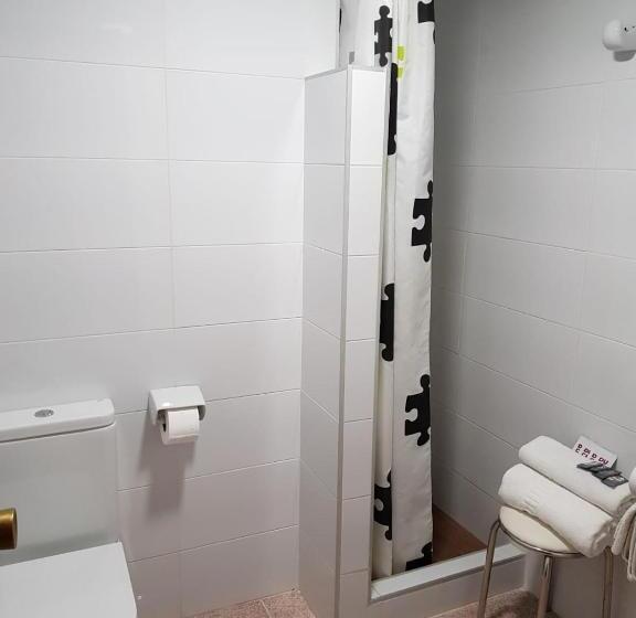 اتاق استاندارد سه نفره, Pensión La Orozca Benidorm