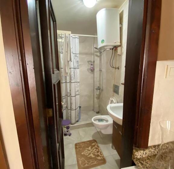 バス共有のスタンダードルーム, Taksim Home