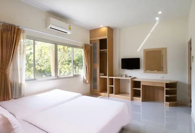 Talo 3 Makuuhuonetta, Thara Cholapruek Resort