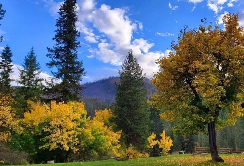 Номер Классика Двуспальная Кровать, Lochsa Lodge