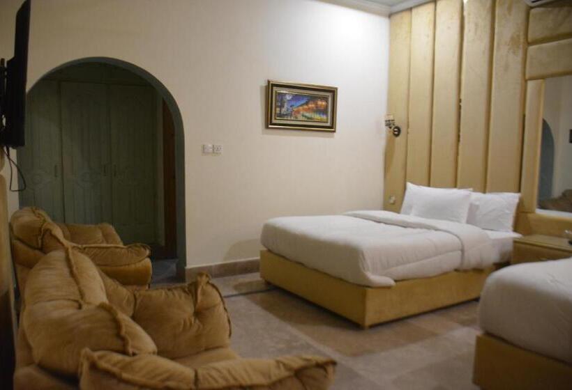 اتاق لوکس سه تخته, Royal Emirates Residence