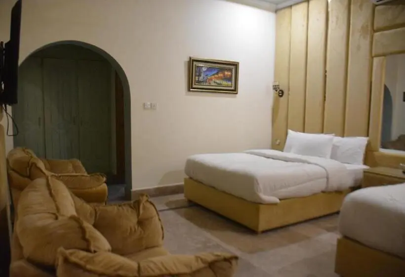 اتاق لوکس سه تخته, Royal Emirates Residence