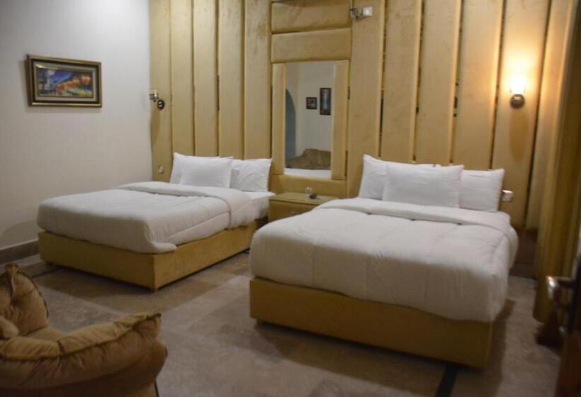 اتاق لوکس سه تخته, Royal Emirates Residence