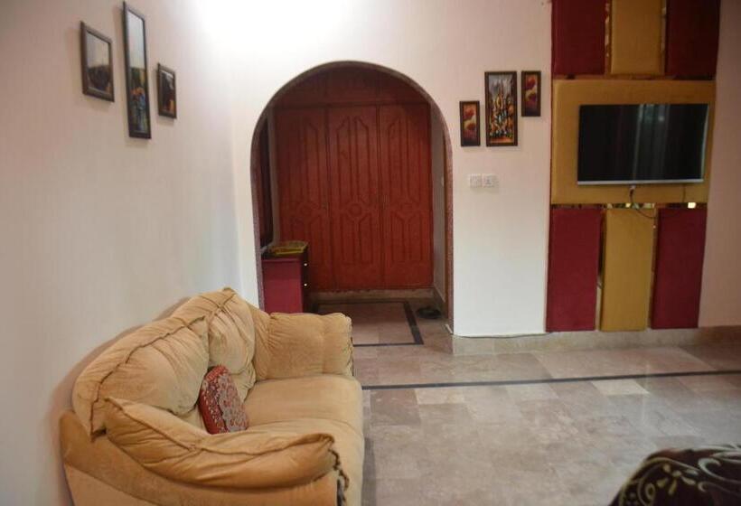 اتاق لوکس خانوادگی, Royal Emirates Residence