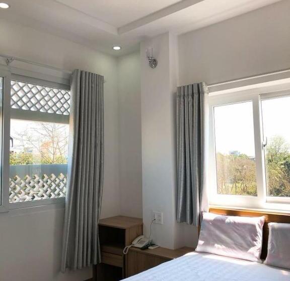 اتاق سوپریور, Anh Phat