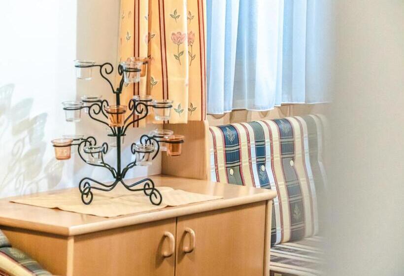 침실 1개 아파트, Andrea 3 Sterne Superior