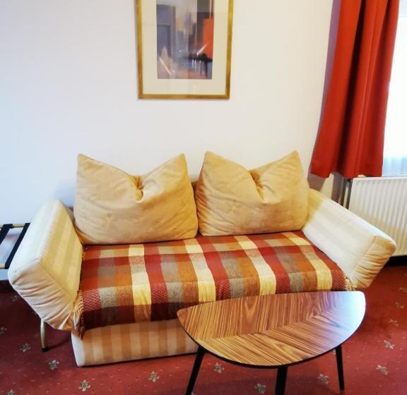 Номер Стандарт, Sportpension Thayer