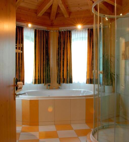 جناح, Golf  Und Sporthotel Moarhof