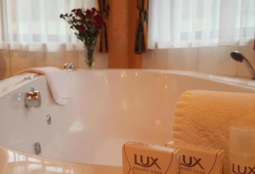 جناح, Golf  Und Sporthotel Moarhof