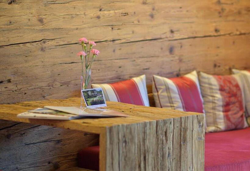 جناح, Golf  Und Sporthotel Moarhof