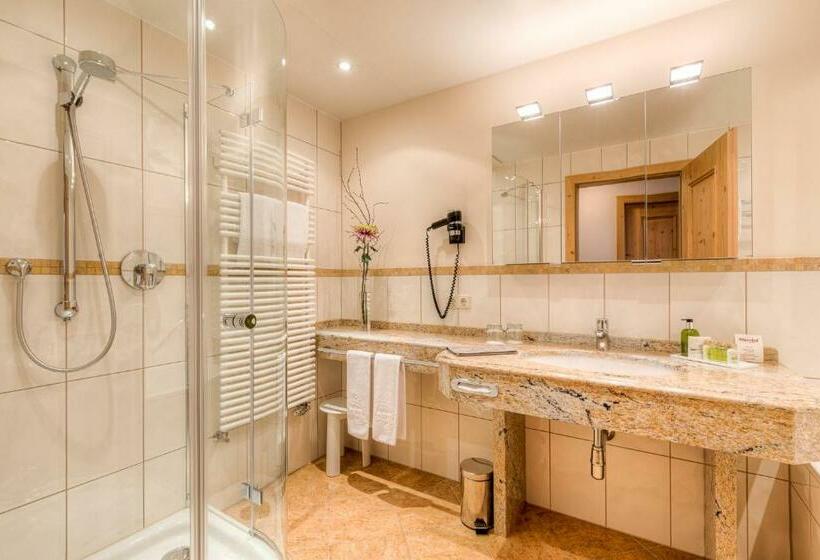 ジュニアスイート, Alpenhof