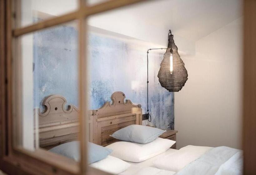 סוויטה משפחתית, Berg Leben