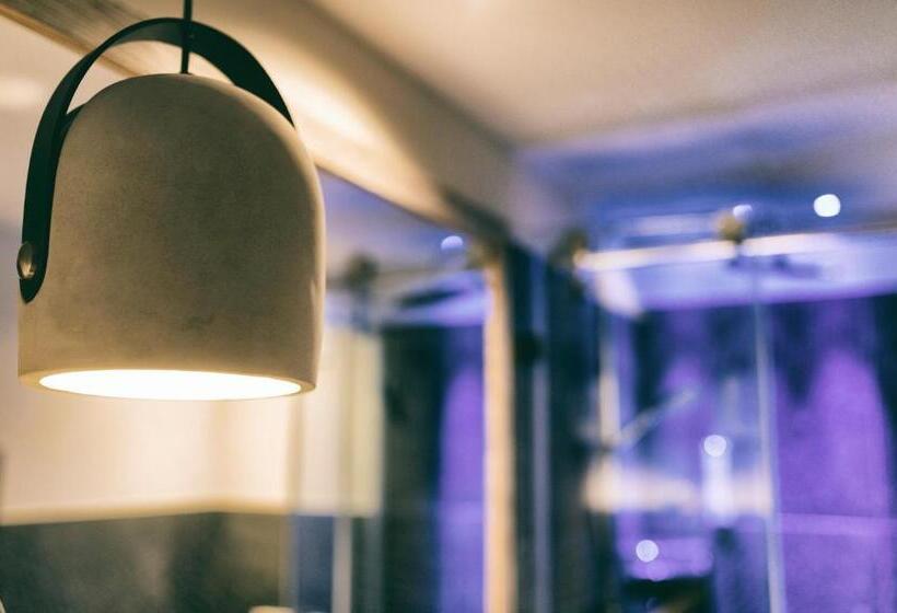 סוויטת ג'וניור, Berg Leben