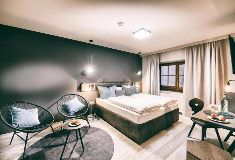 חדר משפחתי, Berg Leben