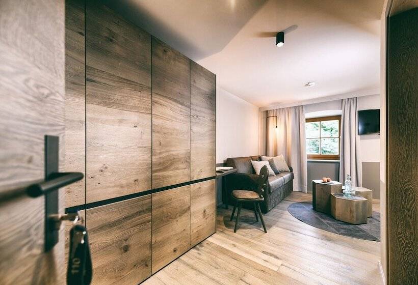 סוויטת ג'וניור, Berg Leben