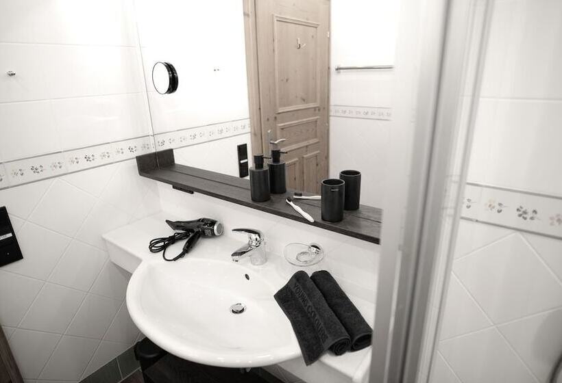 סוויטה משפחתית, Berg Leben