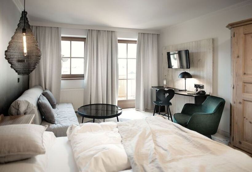 סוויטת ג'וניור, Berg Leben