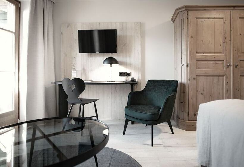 סוויטת ג'וניור, Berg Leben