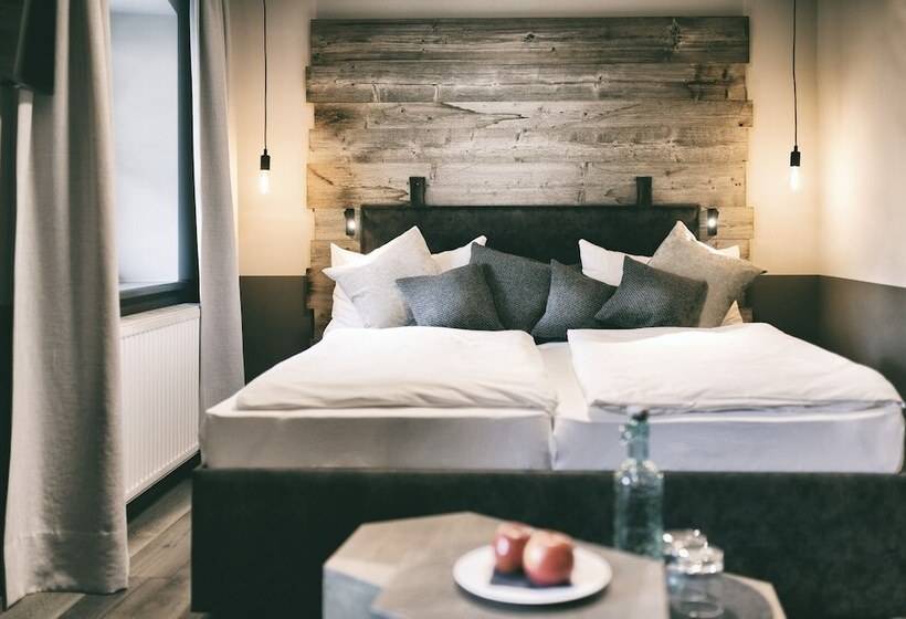 סוויטת ג'וניור, Berg Leben