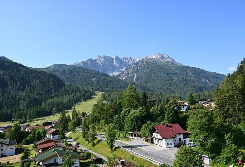 غرفة ديلوكس مزودة بشرفة, Das Alpspitz