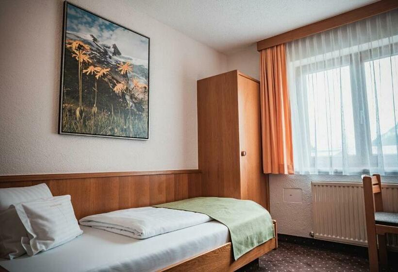 اتاق استاندارد یک نفره, Garni Romantika