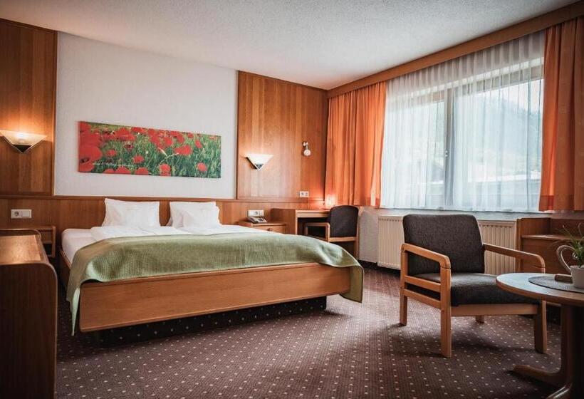 اتاق خانوادگی, Garni Romantika