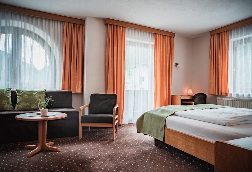 اتاق استاندارد سه نفره, Garni Romantika