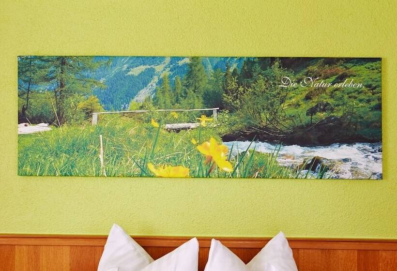 اتاق استاندارد سه نفره, Garni Romantika