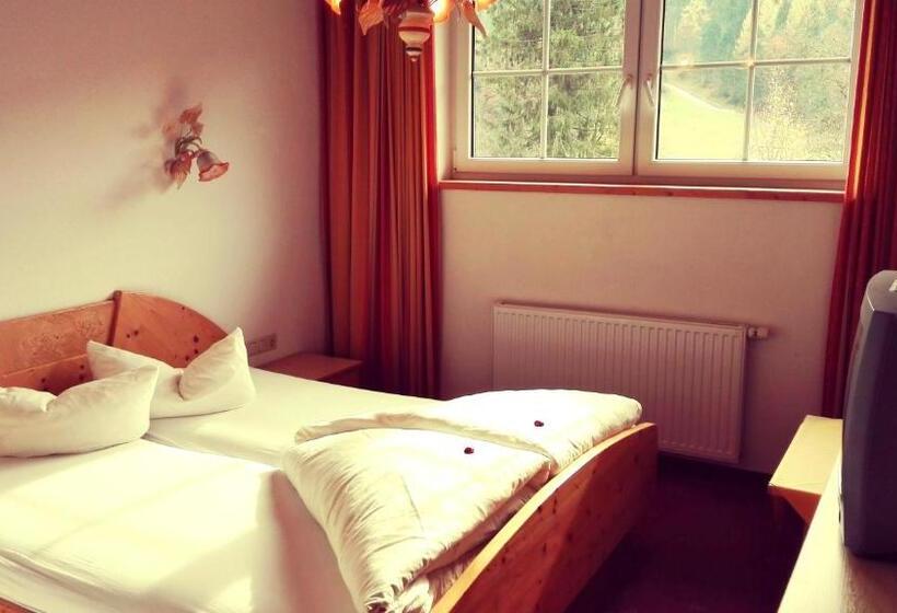 Семейный Номер, Gut Kramerhof