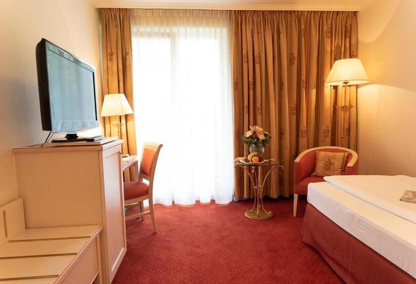 غرفة قياسية مزوَّدة بشُرفة, Im Park