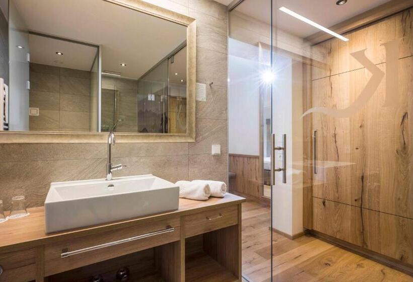 산 전망 스위트, Karlwirt