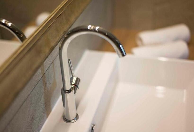 스탠다드 룸, Karlwirt