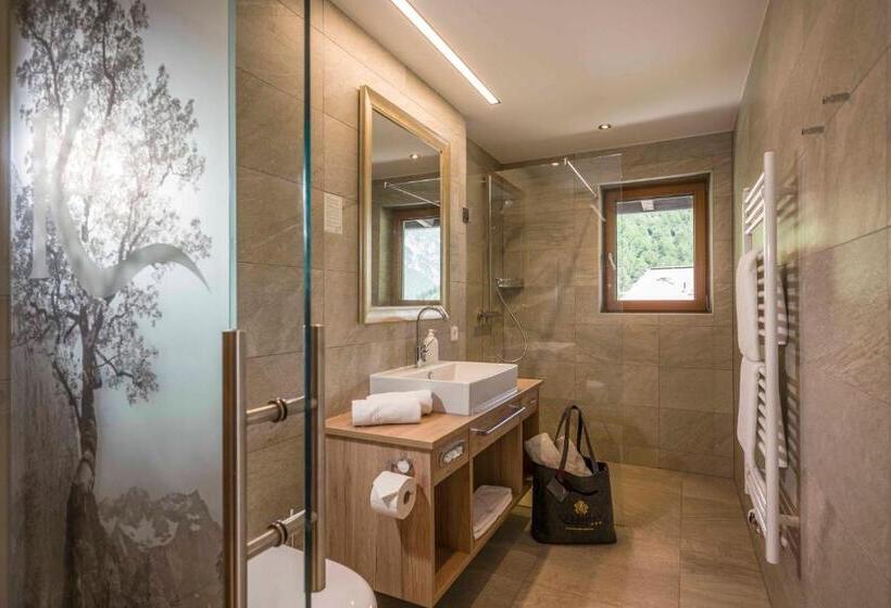 주니어 스위트 발코니, Karlwirt