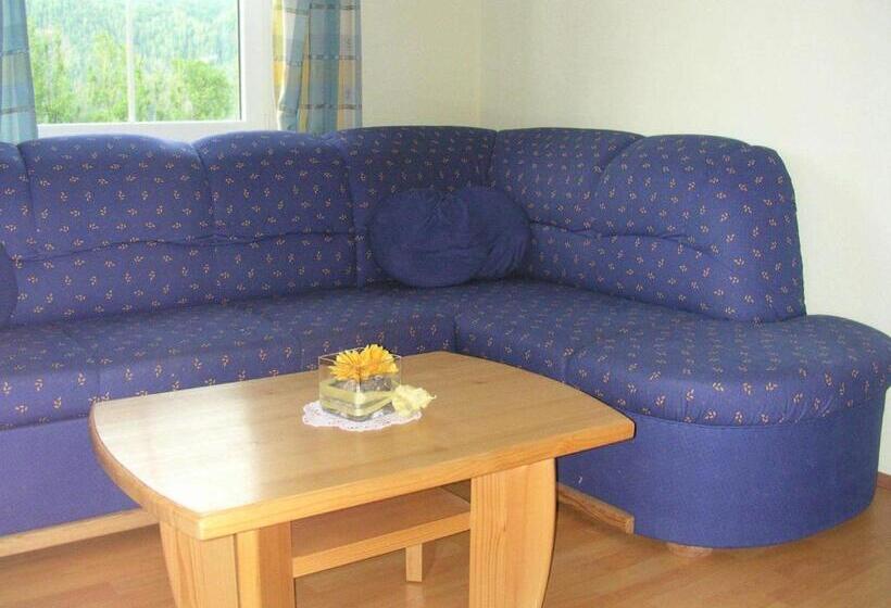 דירת שני חדרים, Knirschenhof