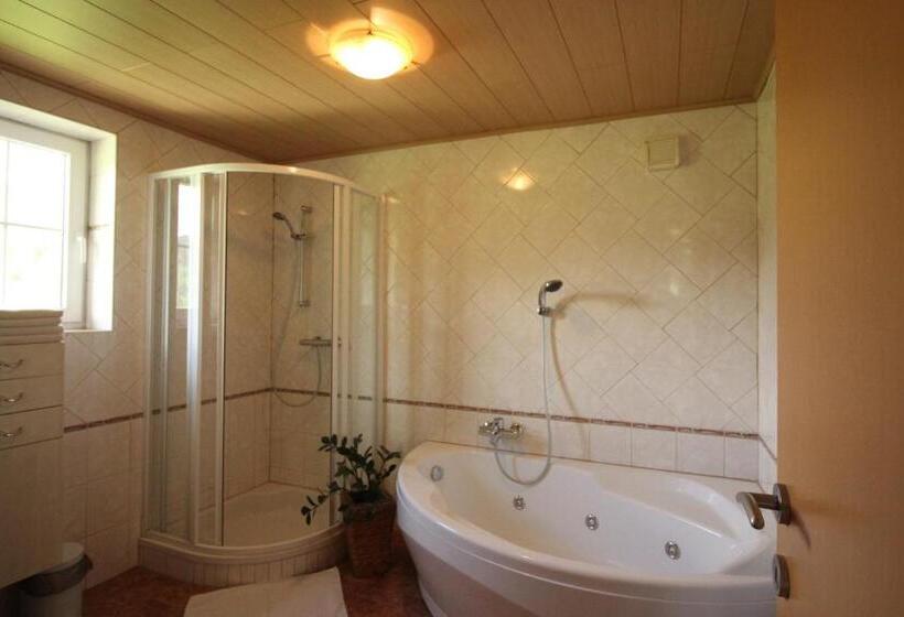 Апартаменты 2 Спальни, Knirschenhof