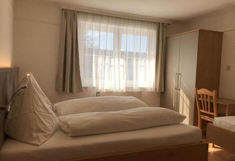 Апартаменты 3 Спальни, Knirschenhof