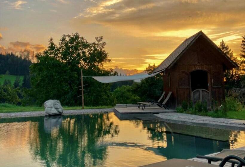 דירת שני חדרים עם מרפת, Knirschenhof