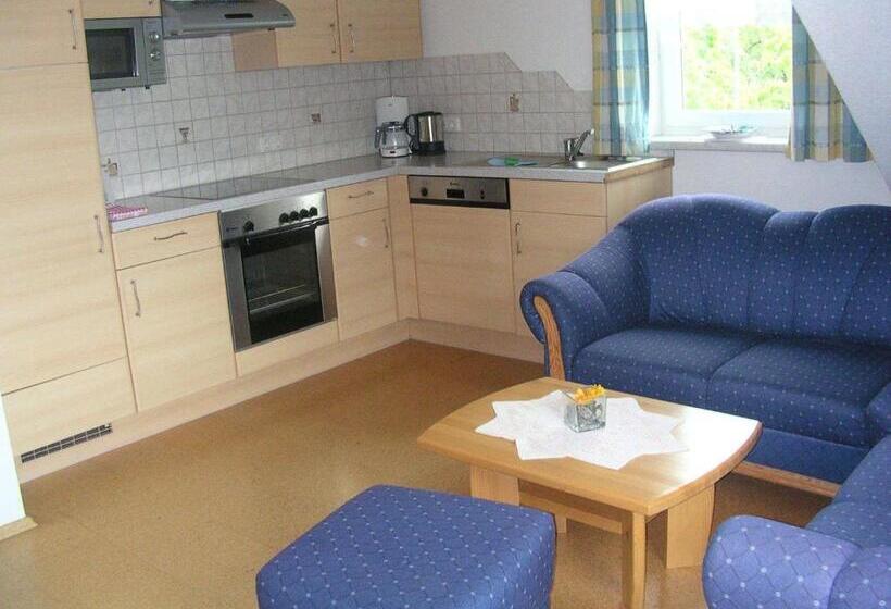 דירת נוחות 2 חדרים, Knirschenhof