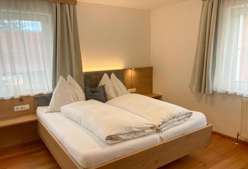 דירת שני חדרים עם מרפת, Knirschenhof