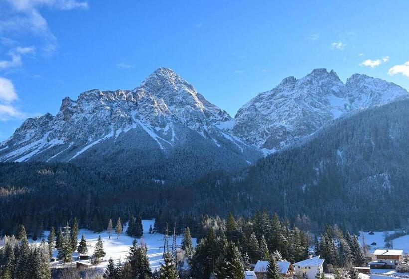 غرفة ديلوكس مزودة بشرفة, Das Alpspitz