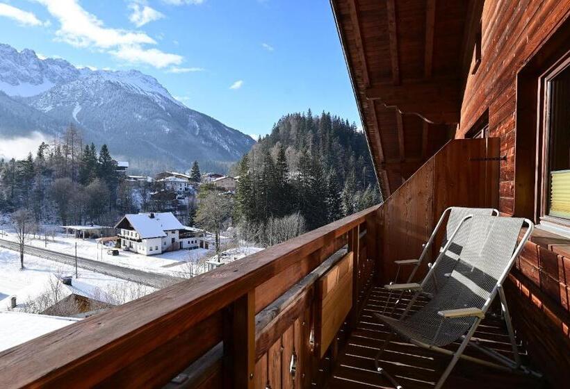 Номер Deluxe с Балконом, Das Alpspitz