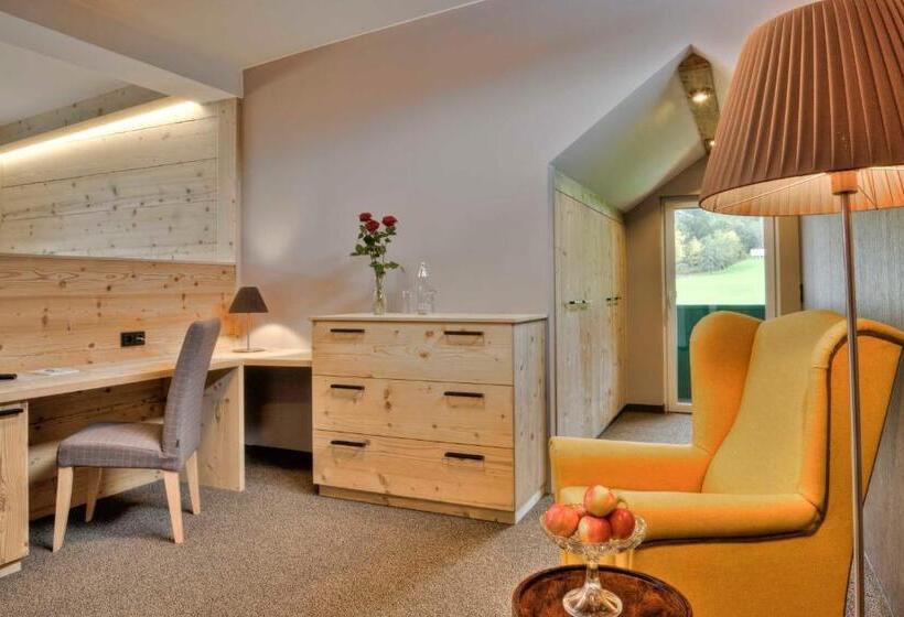 Студия Стандарт, Sommerhof