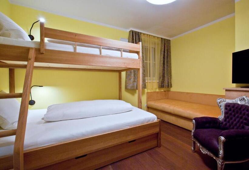 جناح سوبيريور, Sommerhof